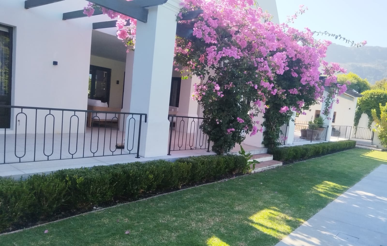 cara exterior balustrade