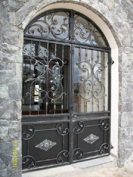 Val de Vie wrought iron gate